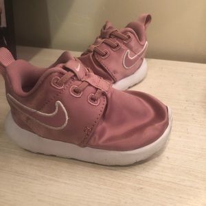 Toddler Nike’s Size 4